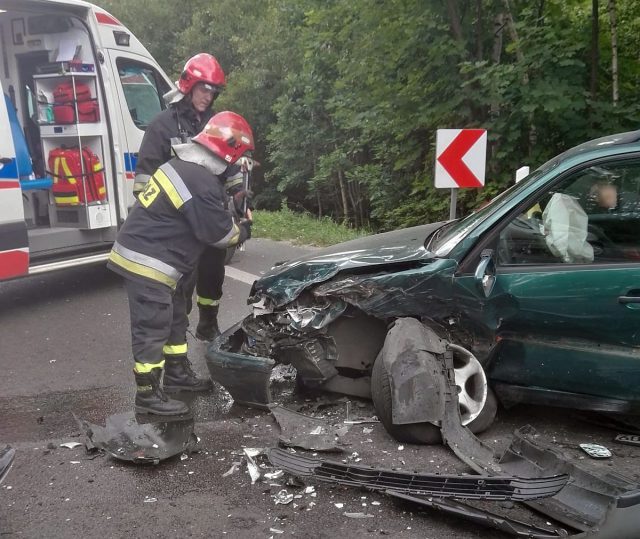 Wypadek na trasie Lublin – Lubartów. Opel zderzył się z volkswagenem (zdjęcia)