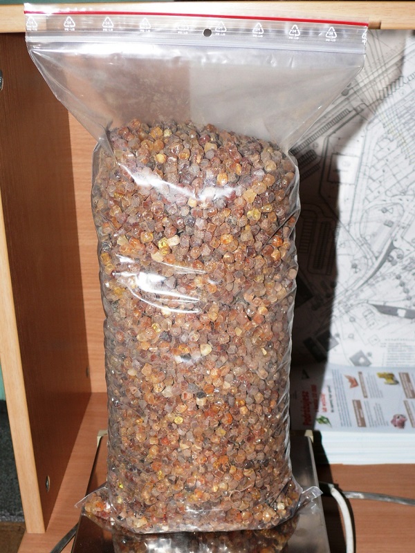 Podczas trzech kontroli granicznych zarekwirowano niemal 18 kg bursztynu (zdjęcia)