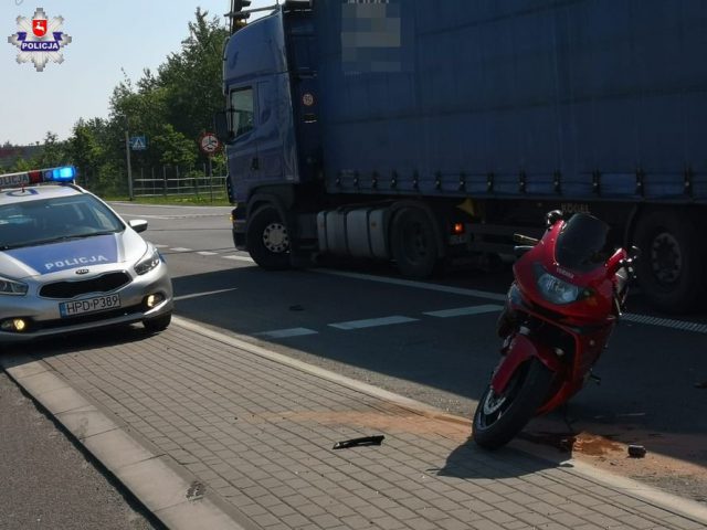 Wypadek z udziałem motocyklisty na drodze krajowej nr 12 (zdjęcia)