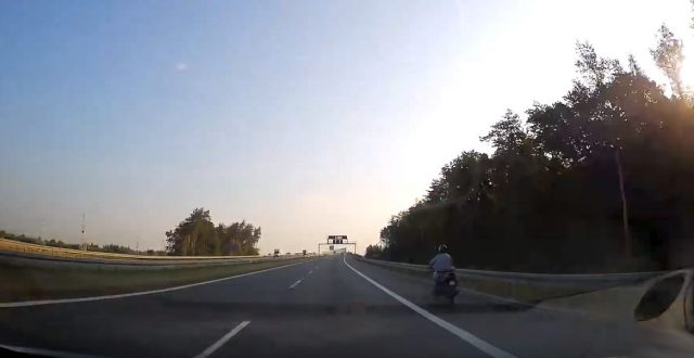 Sygnał od Czytelnika. Ryzykowna jazda pasem awaryjnym na ekspresówce. Nawet rowerem (wideo)