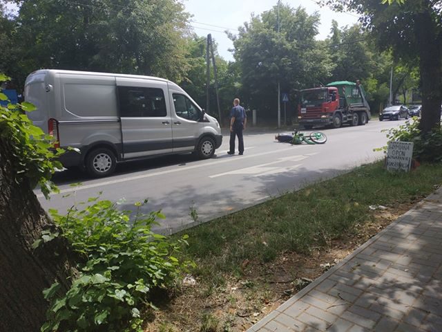 Motocyklista poszkodowany w wypadku na ul. Zemborzyckiej (zdjęcia)