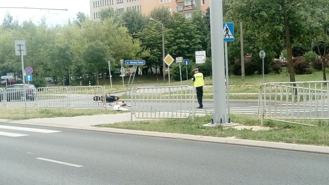 Ulica Szeligowskiego zablokowana po potrąceniu pieszej przez motocykl (zdjęcia) AKTUALIZACJA