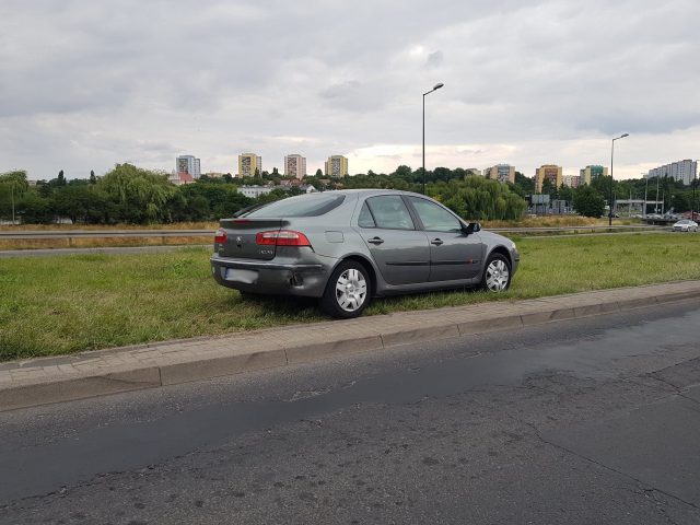 Zderzenie dwóch aut na ul. Grafa. Są utrudnienia w ruchu (zdjęcia)