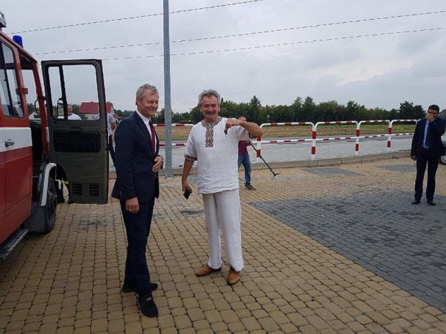 Wóz strażacki z gminy Głusk trafił na Ukrainę. Tam posłuży jeszcze wiele lat (zdjęcia)