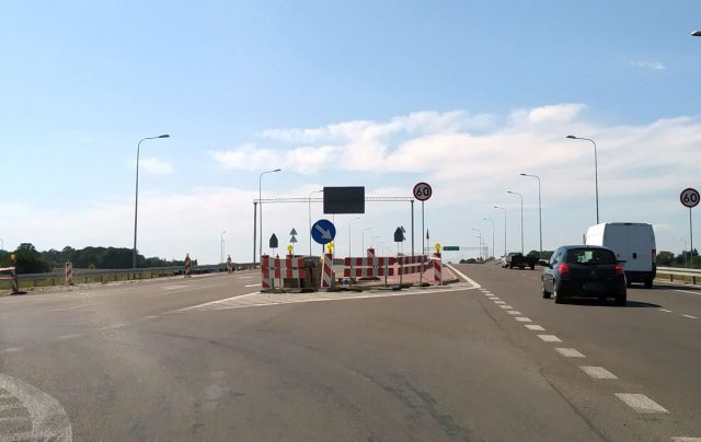 W tym miejscu wciąż dochodzi do kolizji i wypadków. Budują sygnalizację świetlną (zdjęcia)
