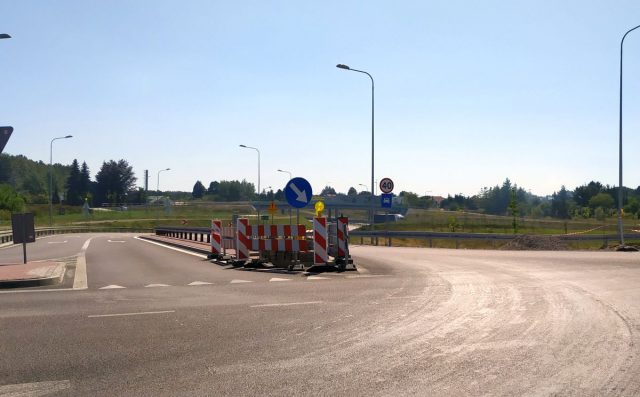 W tym miejscu wciąż dochodzi do kolizji i wypadków. Budują sygnalizację świetlną (zdjęcia)