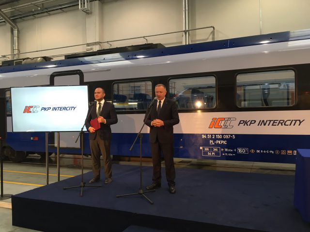 PKP Intercity kupiło nowe pociągi. Będą kursowały z Lublina do Krakowa i Szczecina (zdjęcia)