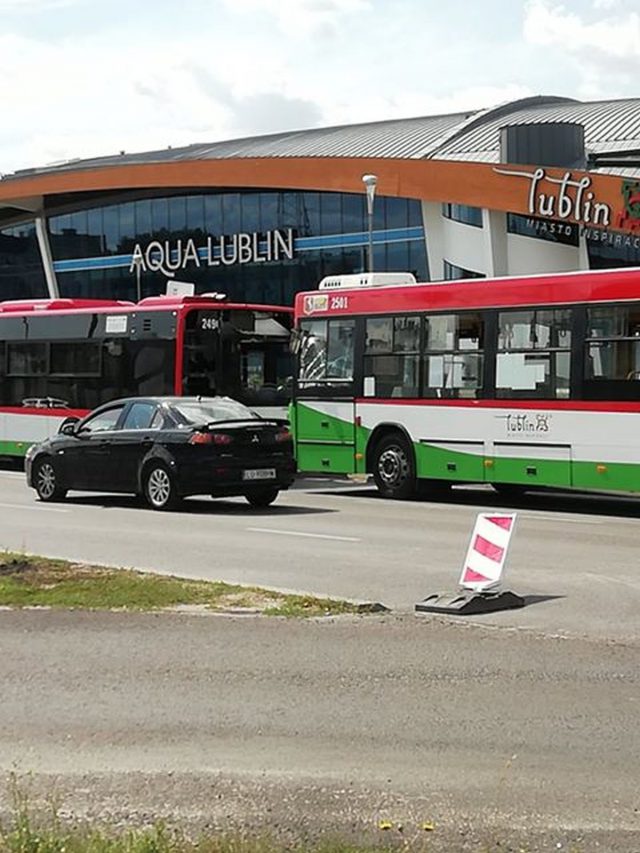 Zderzenie dwóch autobusów komunikacji miejskiej. Na szczęście nikt nie ucierpiał (zdjęcia)