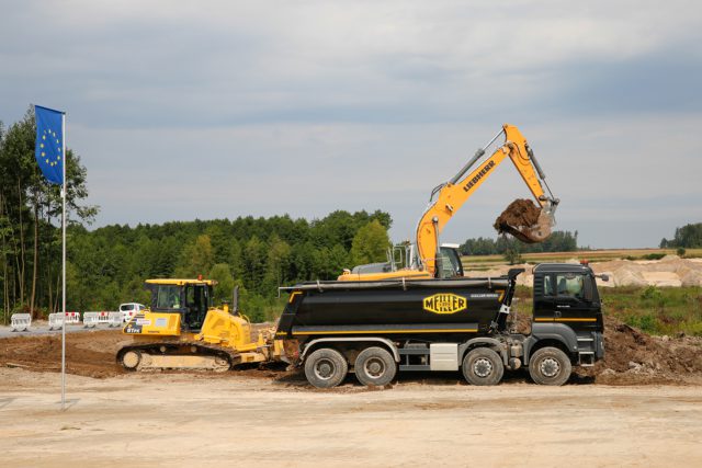 Oficjalnie rozpoczęto prace przy budowie drogi ekspresowej do Rzeszowa (zdjęcia)