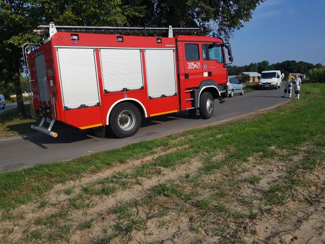 Dwie osoby trafiły do szpitala po czołowym zderzeniu pojazdów w Radawczyku (wideo, zdjęcia)