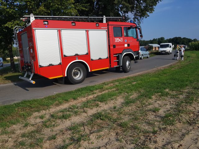 Dwie osoby trafiły do szpitala po czołowym zderzeniu pojazdów w Radawczyku (wideo, zdjęcia)