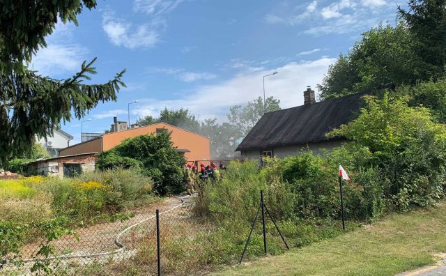 Pożar domu w Lublinie, sąsiedzi ruszyli na pomoc (zdjęcia)