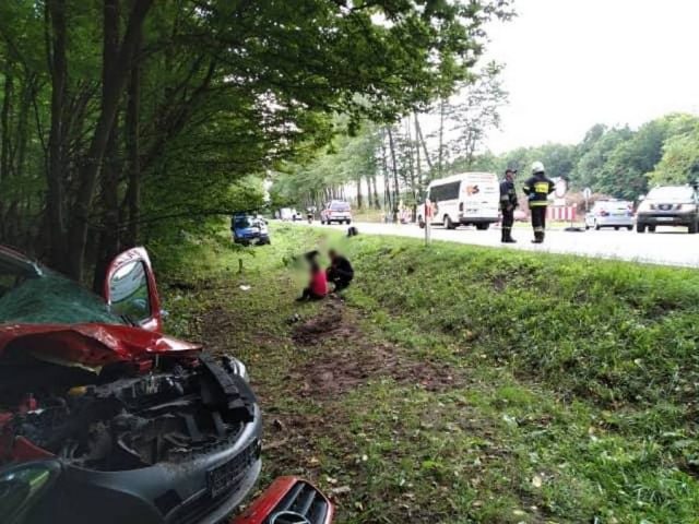 Poważny wypadek z udziałem pieszego na krajowej 19. Mężczyzna był reanimowany (zdjęcia)