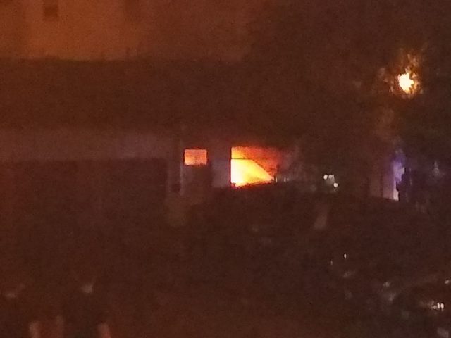Nocny pożar śmietnika przy ul. Jutrzenki (zdjęcia)