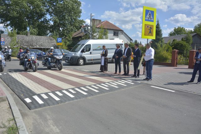 Uroczyste otwarcie rozbudowanej drogi gminnej w Orchówku (zdjęcia)