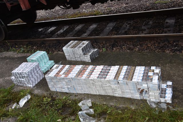Tytoniowa kontrabanda jechała ukryta w podwoziach wagonów kolejowych (zdjęcia)