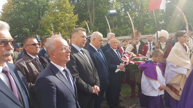 Trzech kolejnych Żołnierzy Niezłomnych spoczęło w krypcie bazyliki w Radecznicy (zdjęcia)