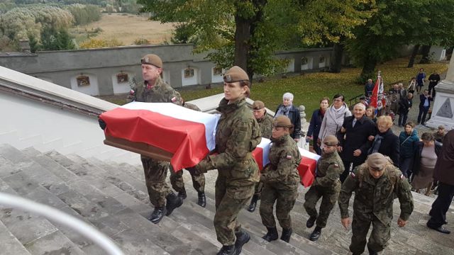 Trzech kolejnych Żołnierzy Niezłomnych spoczęło w krypcie bazyliki w Radecznicy (zdjęcia)