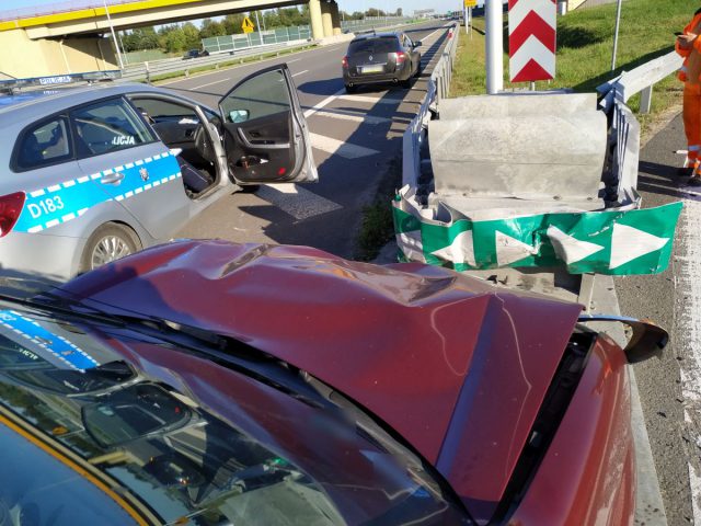 Pijany kierowca rozbił samochód na obwodnicy Lublina. Czekają go spore wydatki (zdjęcia)