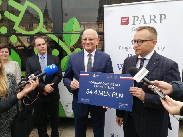 Lublin dostał dodatkowe pieniądze na inwestycje drogowe i zakup pojazdów komunikacji miejskiej