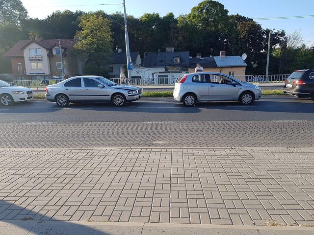 Zderzenie pięciu aut na ul. Łęczyńskiej i trzech na Dywizjonu 303. Wysyp kolizji w Lublinie (zdjęcia)