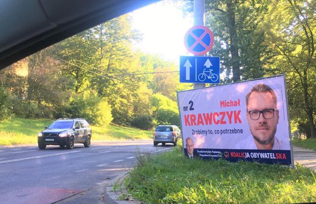 Sygnał od Czytelnika. Baner wyborczy stwarza zagrożenie w ruchu drogowym (zdjęcia)