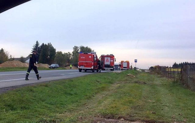 Całkowicie zablokowana droga Lublin – Kraśnik. Bezpieczeństwo kierowców jest zagrożone (wideo, zdjęcia)