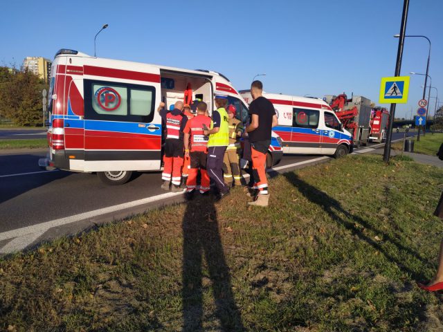 Wjechał w przepuszczające pieszą pojazdy. Zderzenie trzech aut w Lublinie (zdjęcia)