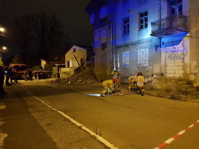 Zawaliła się część kamienicy w Lublinie. Trwa przeszukiwanie budynku (zdjęcia, wideo)