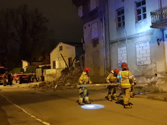 Zawaliła się część kamienicy w Lublinie. Trwa przeszukiwanie budynku (zdjęcia, wideo)