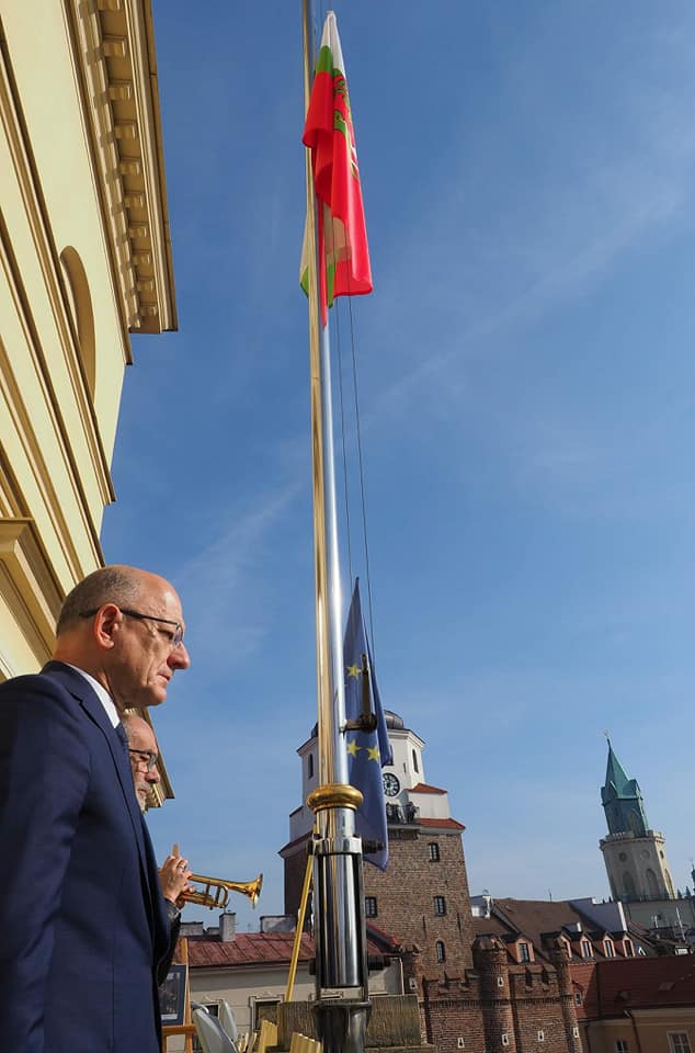 Na znak żałoby po Onufrym Koszarnym opuszczono flagę Lublina i odegrano melodię „Cisza”