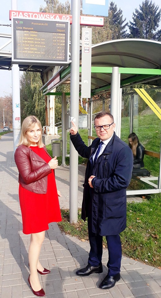 Na przystankowych wyświetlaczach pojawiła się informacja o jakości powietrza (zdjęcia)