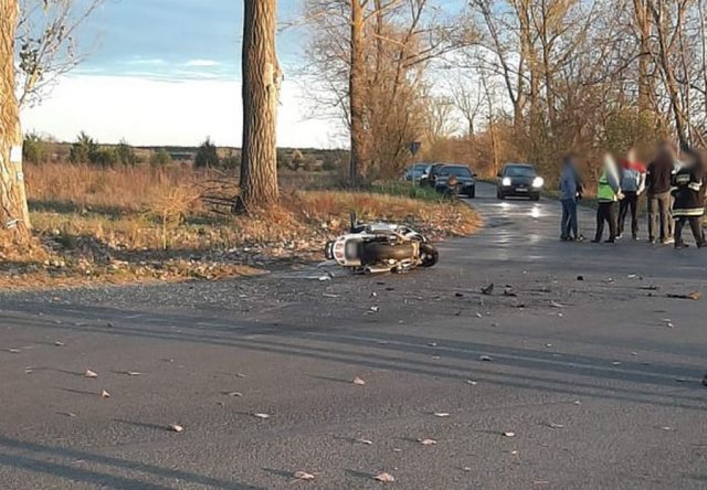 Pijany kierowca doprowadził do zderzenia z motocyklistą, nie miał uprawnień (zdjęcia)