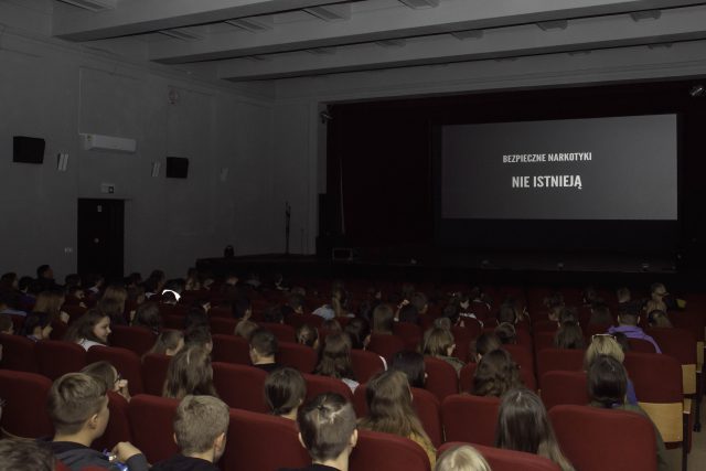 Młodzi ludzie z Włodawy nagrali spot antynarkotykowy „Inwestycja” (wideo)