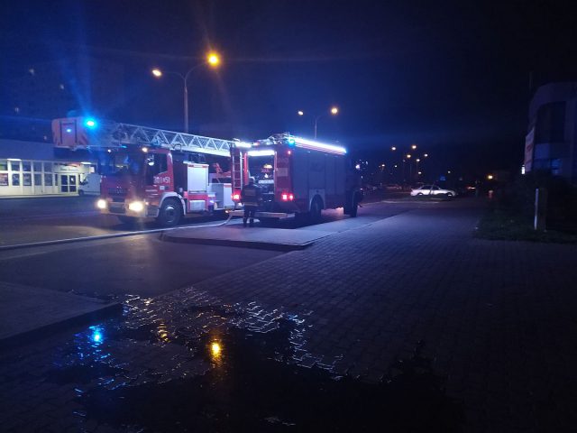 Duże straty po pożarze Stokrotki w Lublinie. Policjanci zatrzymali 27-latka (zdjęcia)