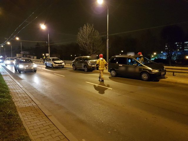 Siedem aut zderzyło się na al. Kraśnickiej w Lublinie. Są utrudnienia w ruchu (zdjęcia)