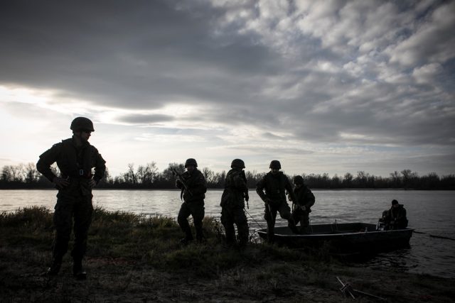 Terytorialsi ćwiczyli na wodnym poligonie na Wiśle (zdjęcia)