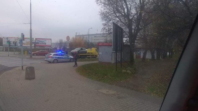 Zderzenie pojazdu dostawczego z osobowym na al. Kraśnickiej (zdjęcia)