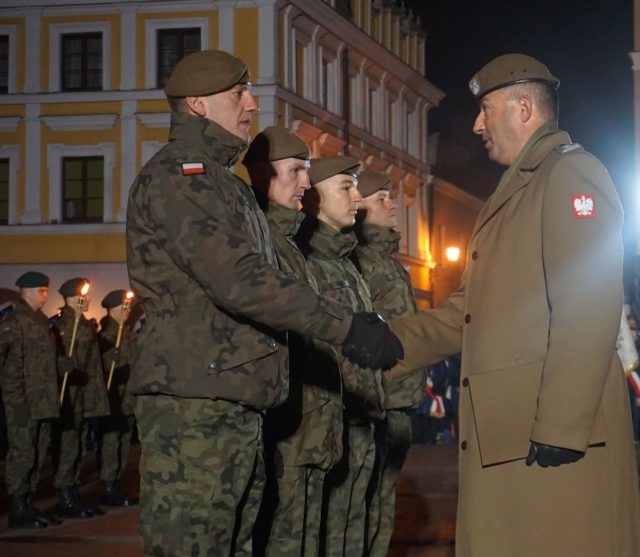 Promocja podoficerska lubelskich Terytorialsów podczas obchodów Święta Niepodległości w Zamościu (zdjęcia)