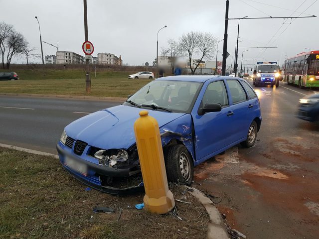 Wypadek na skrzyżowaniu w Lublinie. Są duże utrudnienia w ruchu (zdjęcia)