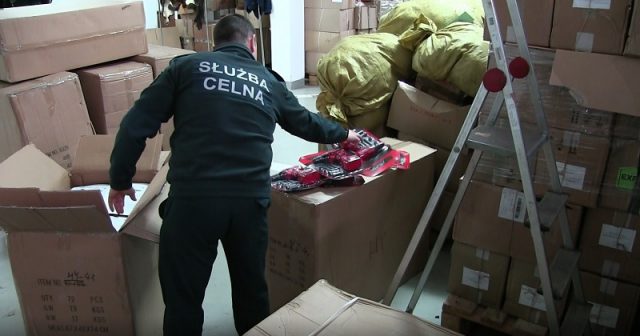 Ponad 20 ton podrobionych zabawek nie trafi do dzieci (wideo, zdjęcia)