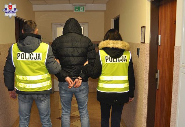 Dwie osoby zatrzymane za rozbój na mieszkańcu Świdnika (zdjęcia)