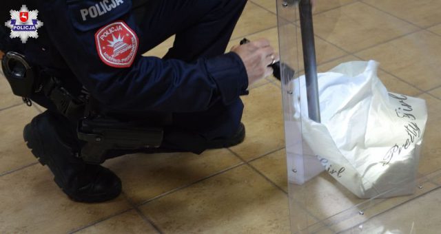 Ładunek wybuchowy w lokalu wyborczym. Policyjne ćwiczenia w Biłgoraju (zdjęcia)