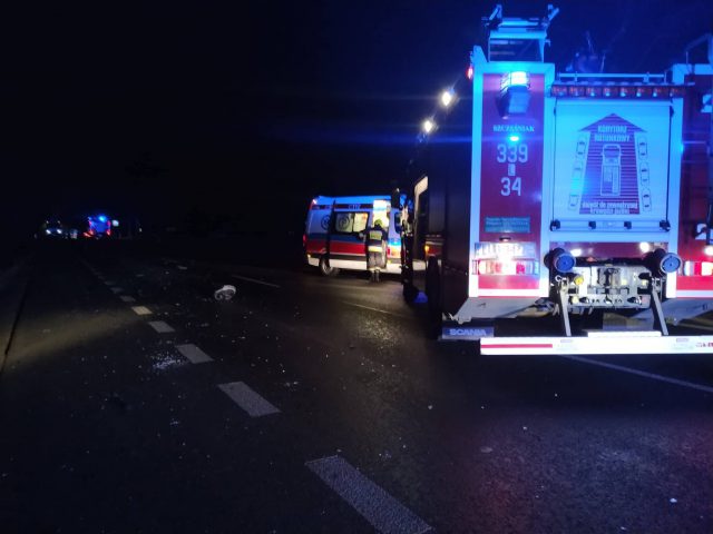 Kolejny groźny wypadek w Strzeszkowicach Dużych. Cztery osoby w szpitalu po zderzeniu saaba z volvo (zdjęcia)