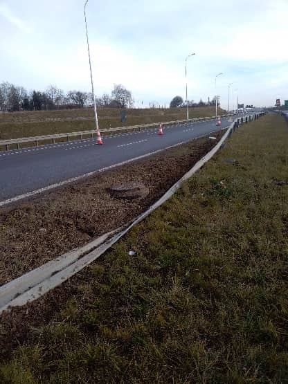 Ciężarówka uderzyła w bariery energochłonne na obwodnicy Lublina (zdjęcia)