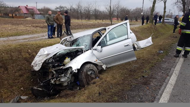 Poważny wypadek na drodze krajowej nr 74. Trasa Kraśnik – Annopol zablokowana (zdjęcia)