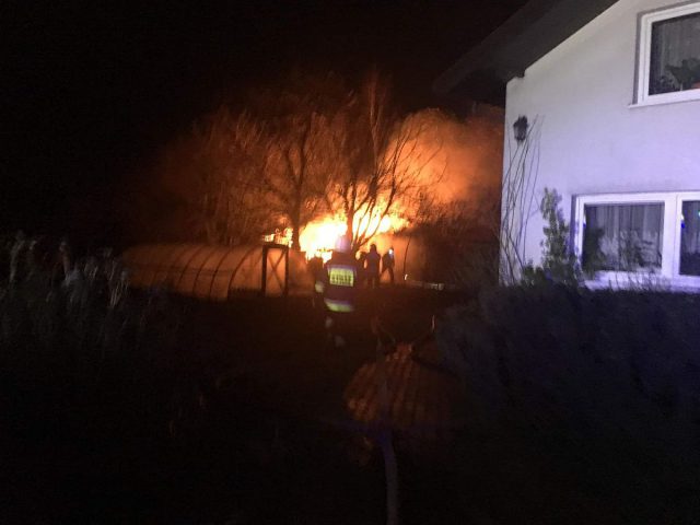 Siedem zastępów straży pożarnej walczyło z nocnym pożarem koło Lublina