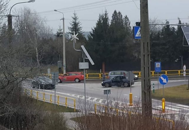 Groźny wypadek na trasie Lublin – Włodawa. Na miejscu śmigłowiec, są utrudnienia w ruchu (zdjęcia)