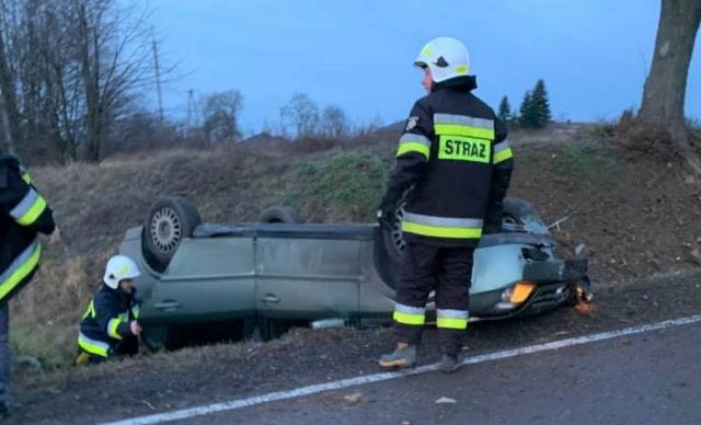 Dwa wypadki drogowe w powiecie łukowskim. Droga krajowa nr 63 zablokowana (zdjęcia)