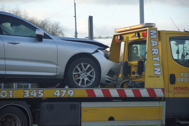 Zderzenie volvo z toyotą na skrzyżowaniu w Lublinie (zdjęcia)